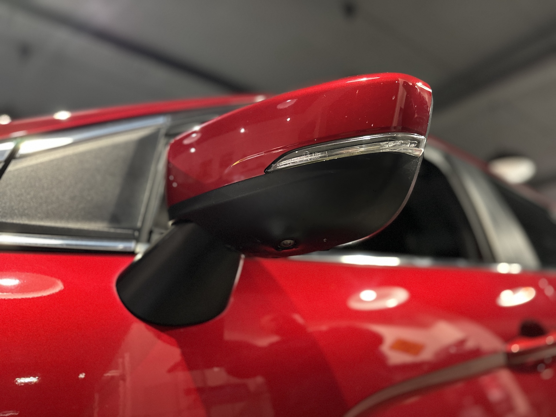 
Mitsubishi Eclipse Cross Intro Edition full									