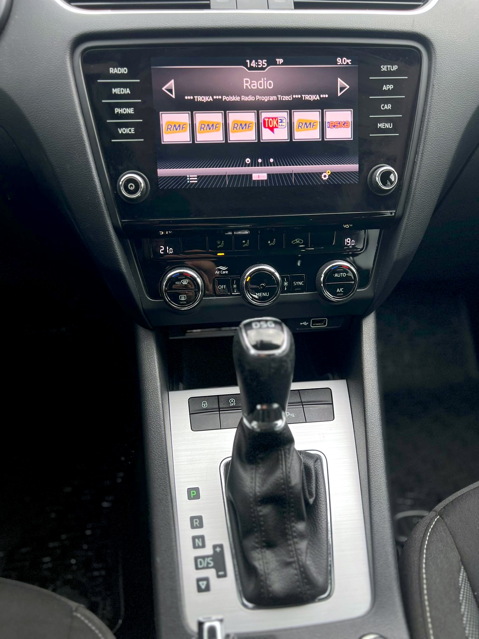 
Skoda Octavia Ambition full									