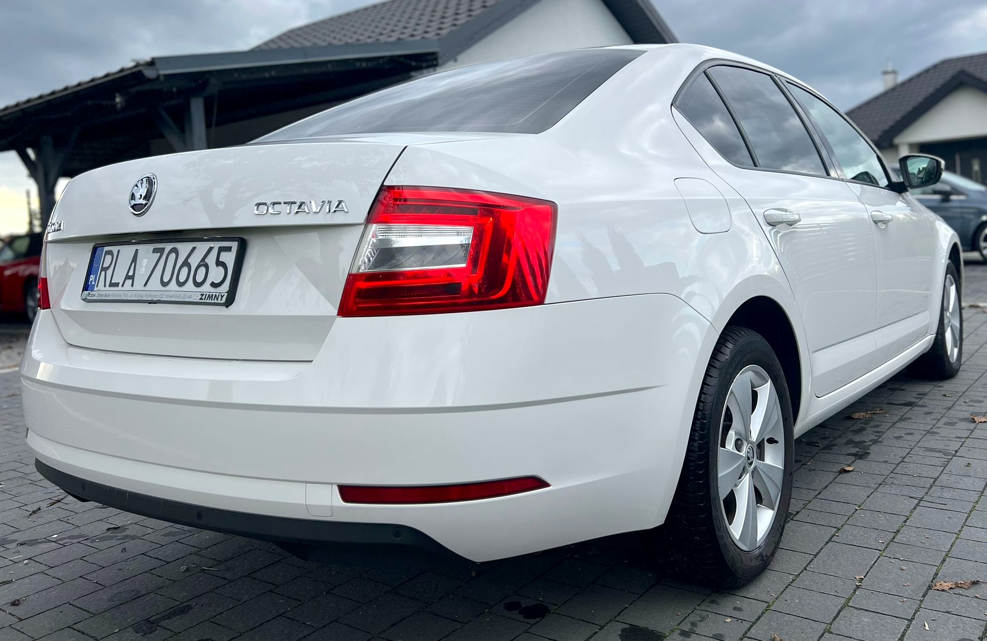 
Skoda Octavia Ambition full									