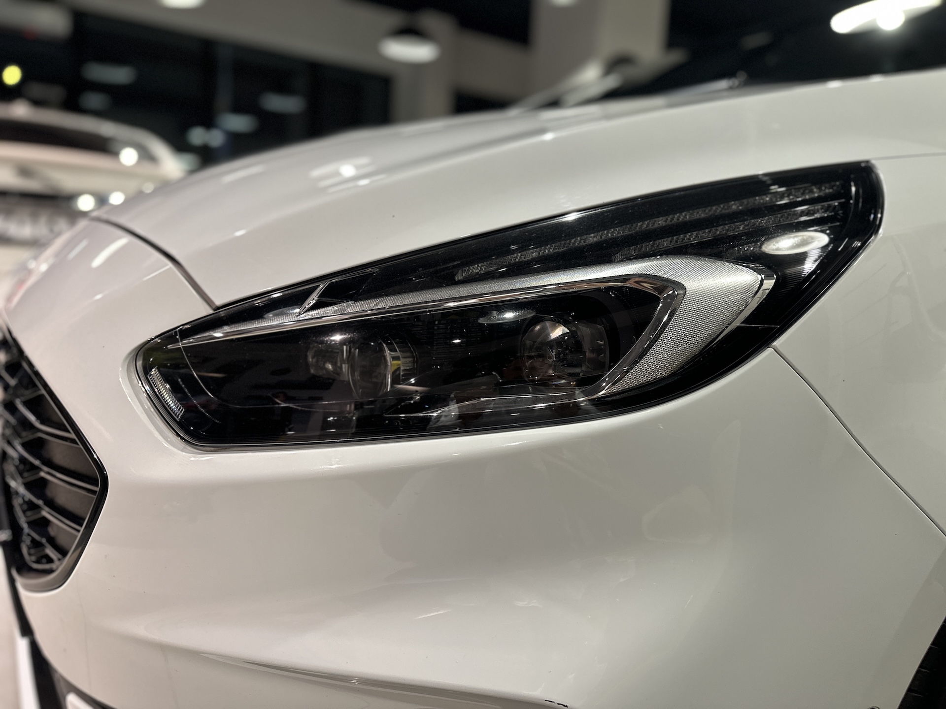 
Ford S-Max ST Line AWD full									