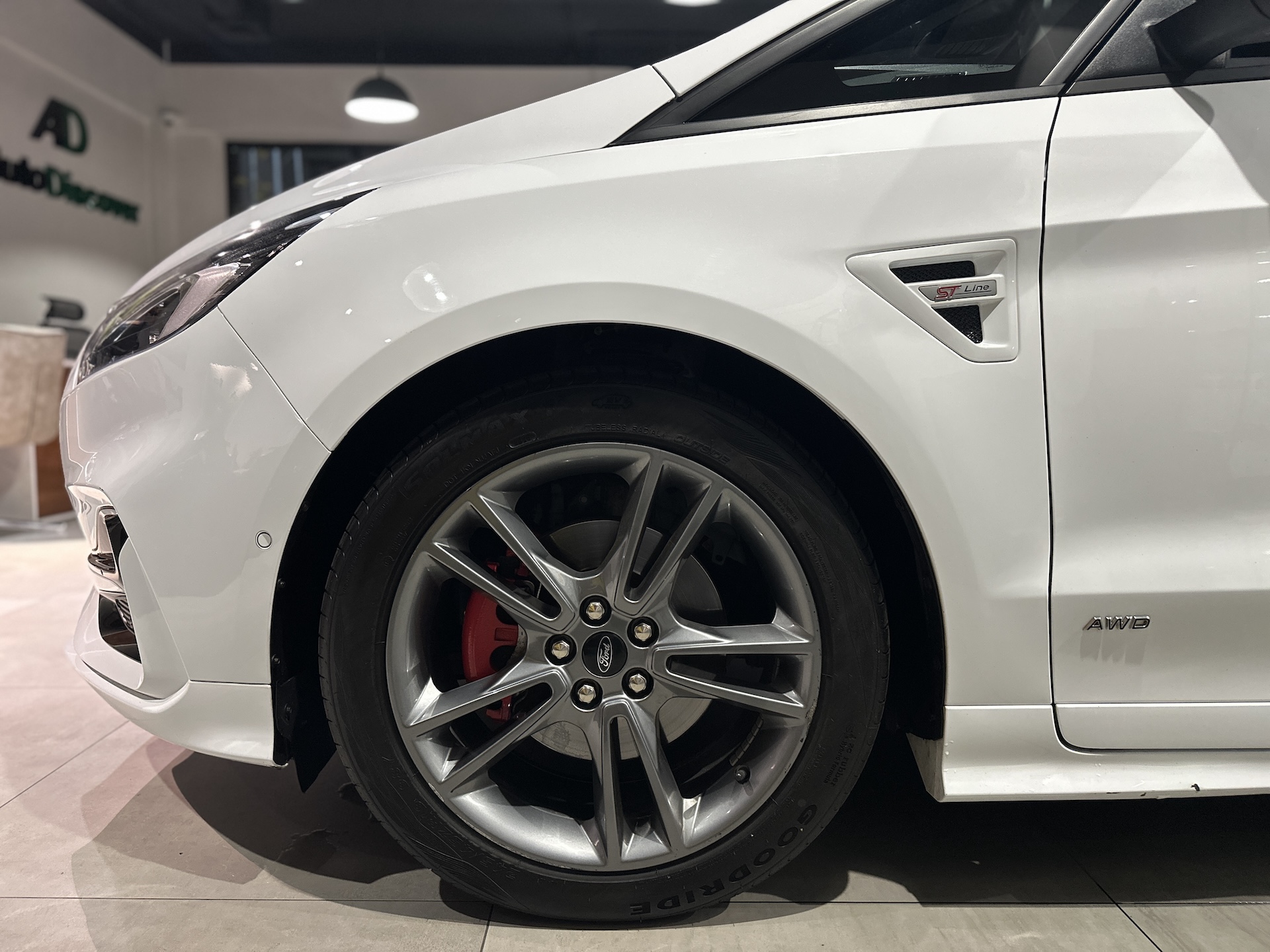 
Ford S-Max ST Line AWD full									