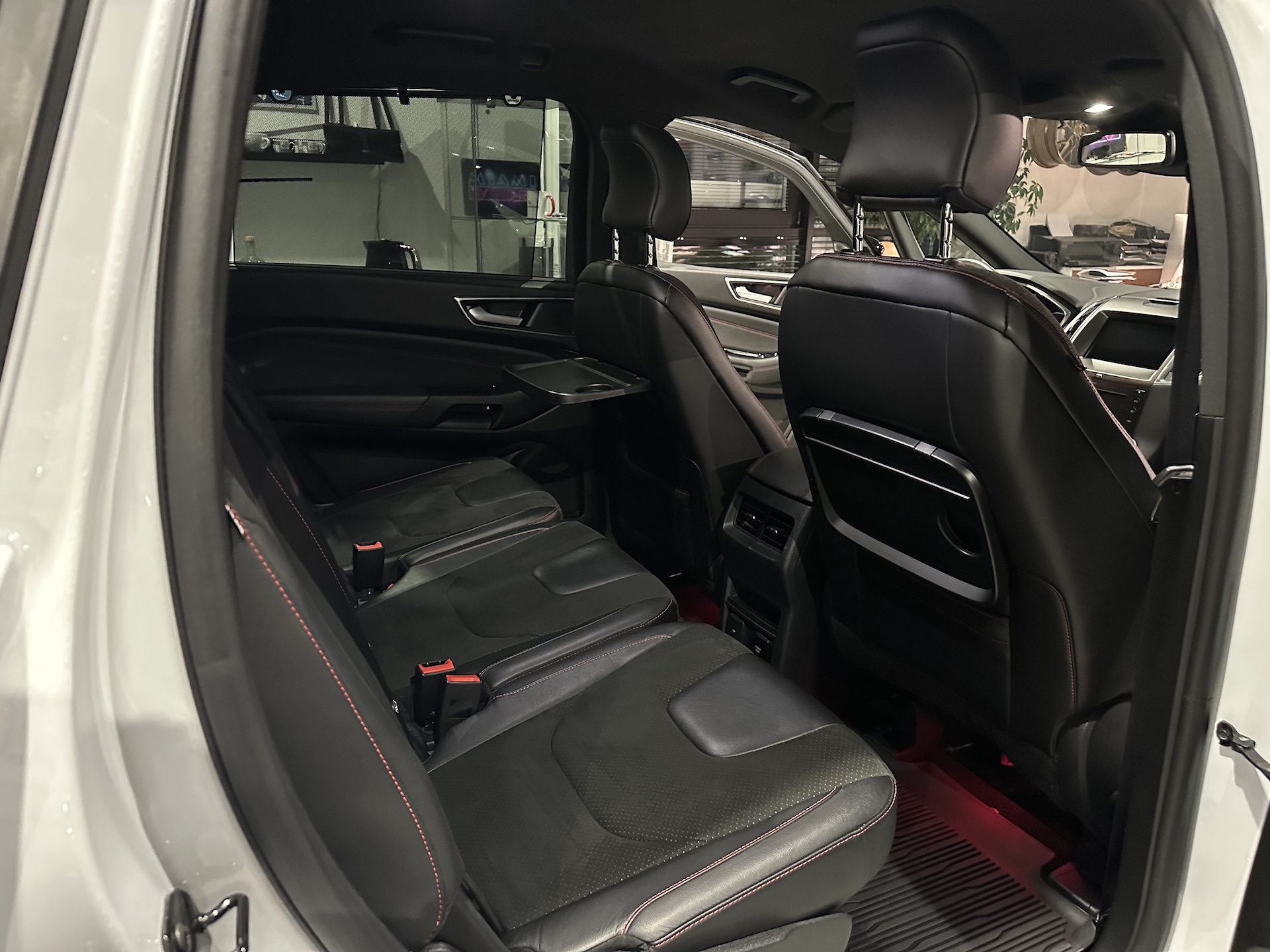 
Ford S-Max ST Line AWD full									