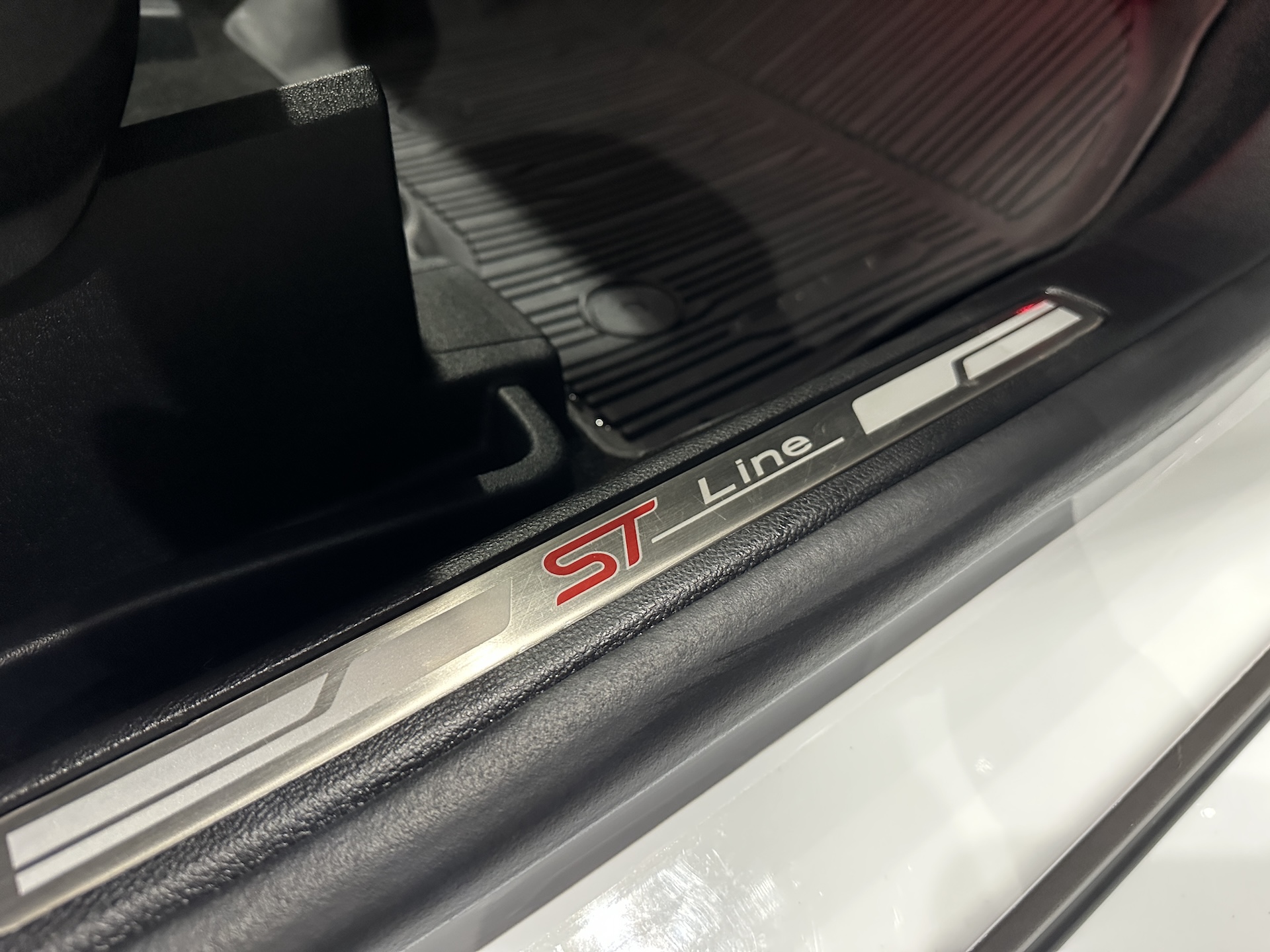 
Ford S-Max ST Line AWD full									