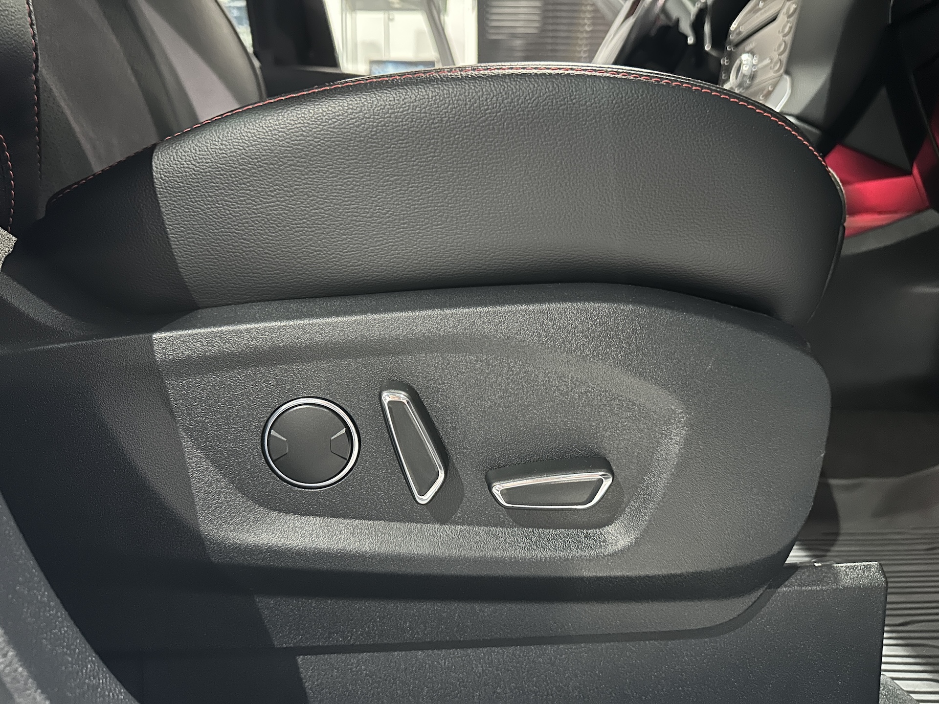 
Ford S-Max ST Line AWD full									