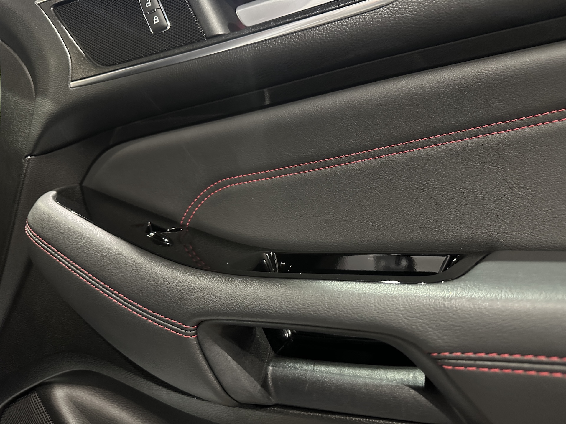 
Ford S-Max ST Line AWD full									