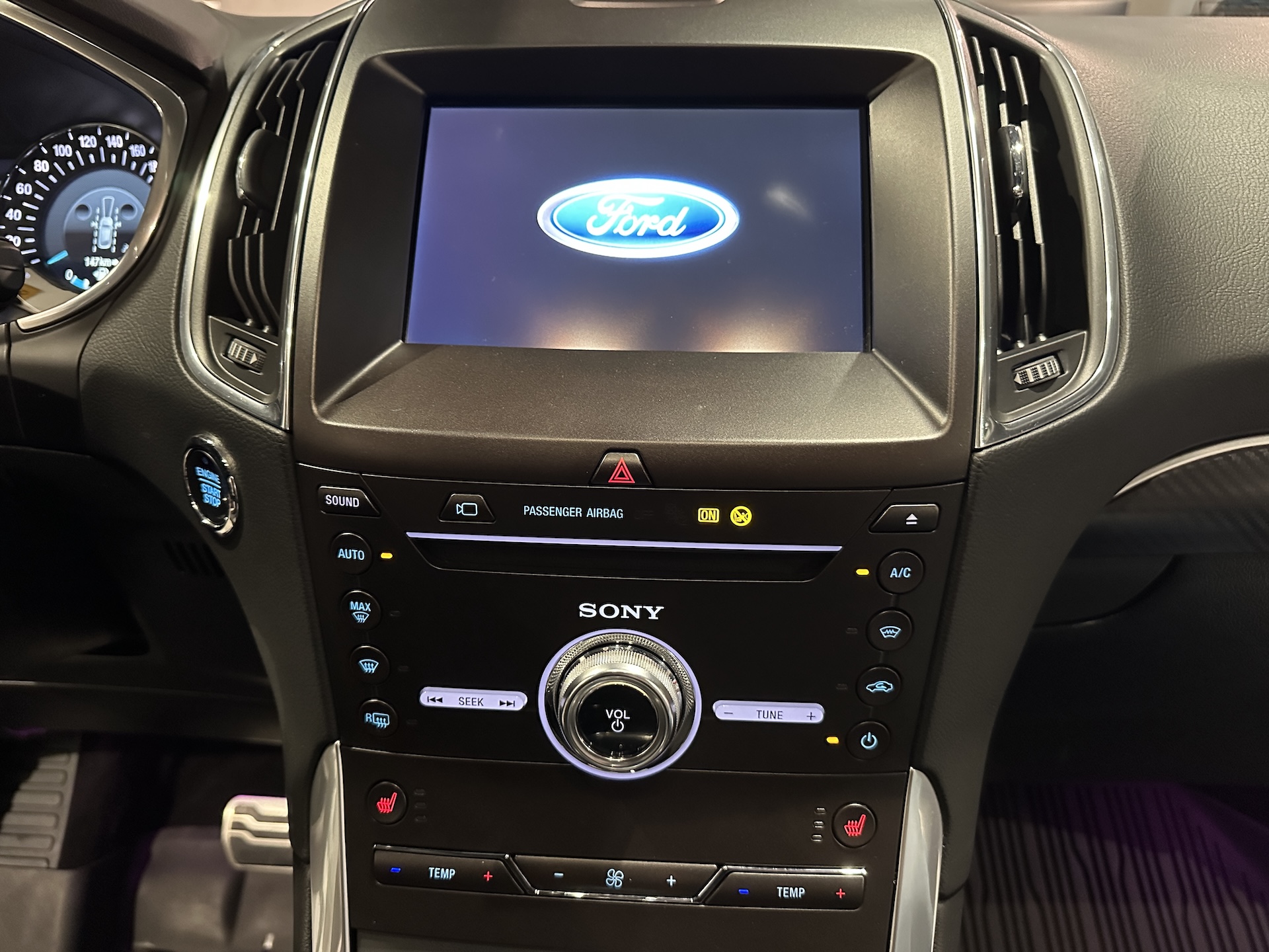 
Ford S-Max ST Line AWD full									