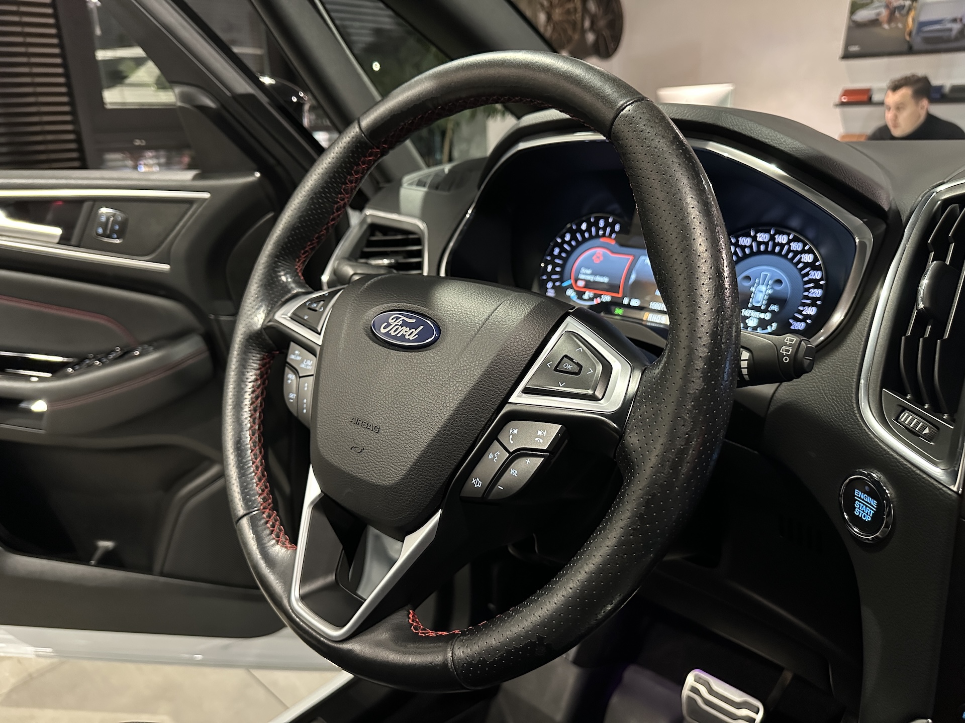 
Ford S-Max ST Line AWD full									