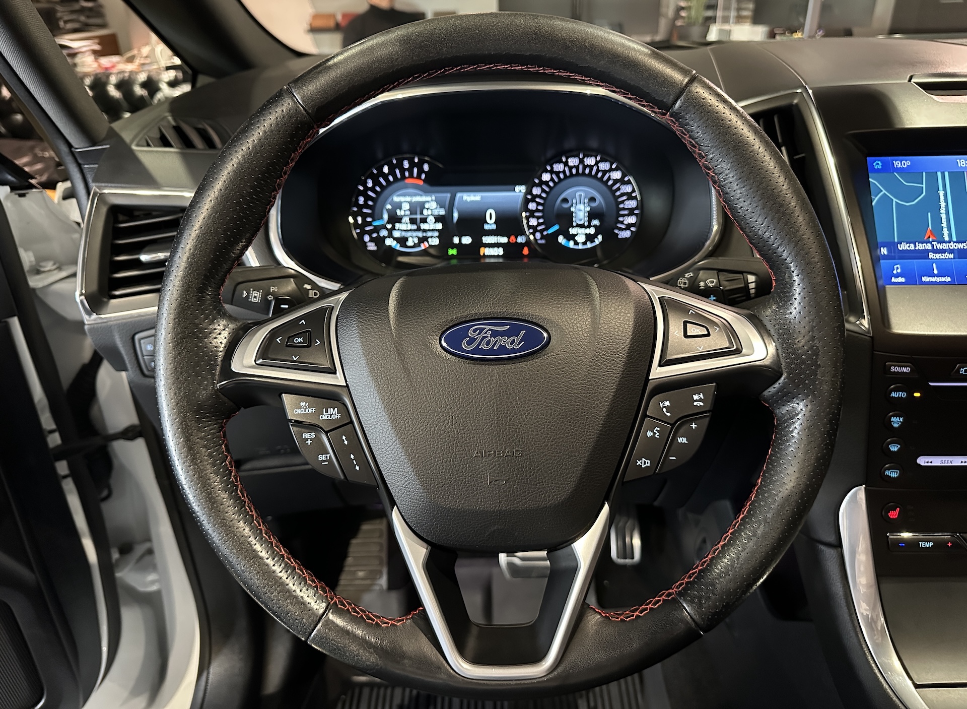 
Ford S-Max ST Line AWD full									