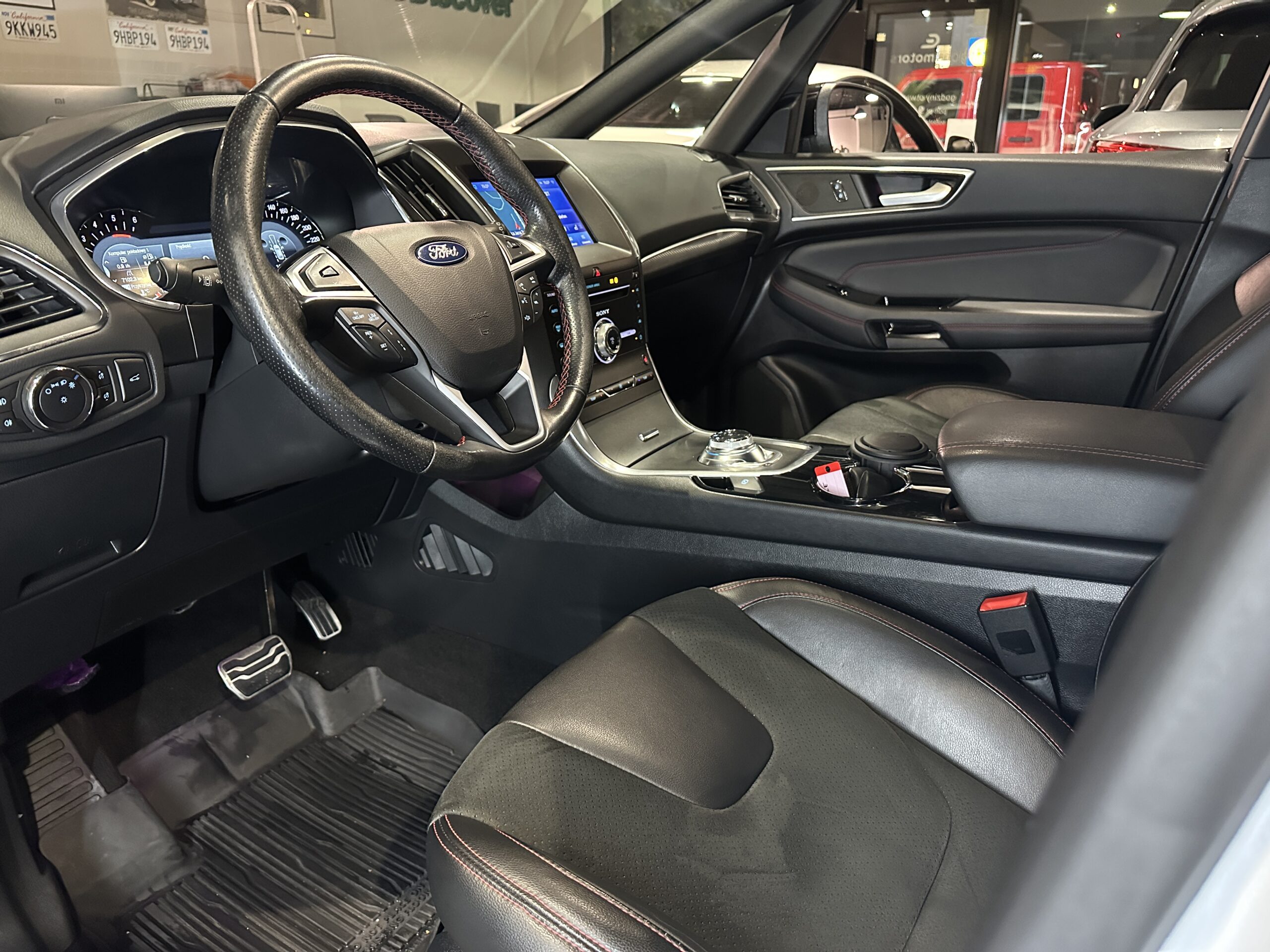 
Ford S-Max ST Line AWD full									