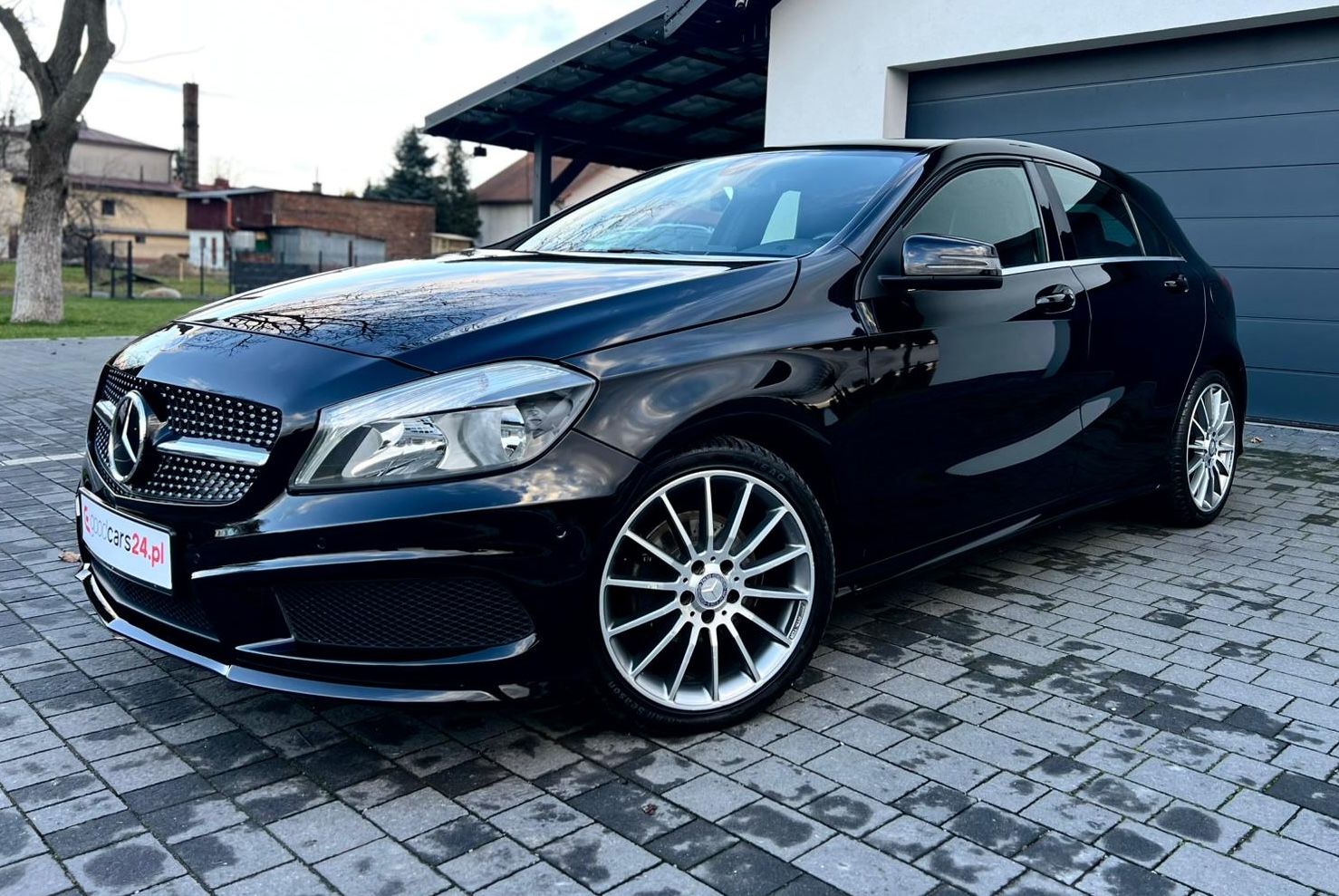 
Mercedes-Benz A 180 BlueEFFICIENCY AMG Line (W176) full									