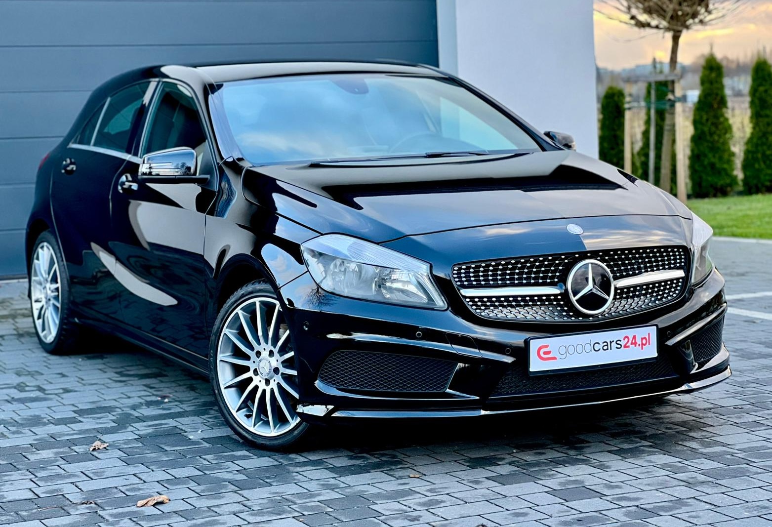 
Mercedes-Benz A 180 BlueEFFICIENCY AMG Line (W176) full									