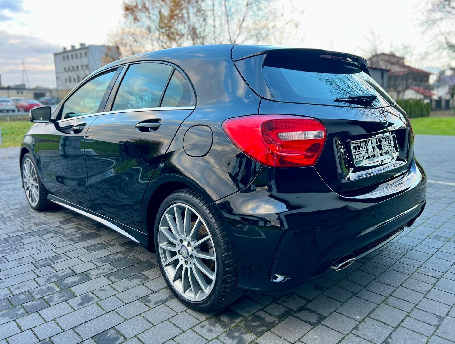 
Mercedes-Benz A 180 BlueEFFICIENCY AMG Line (W176) full									