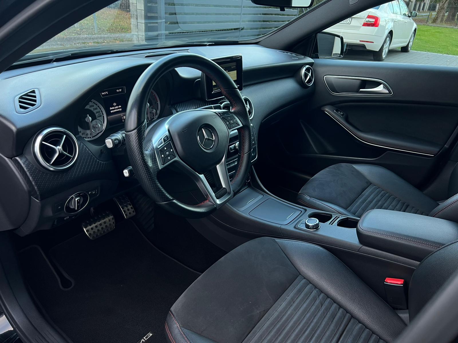 
Mercedes-Benz A 180 BlueEFFICIENCY AMG Line (W176) full									