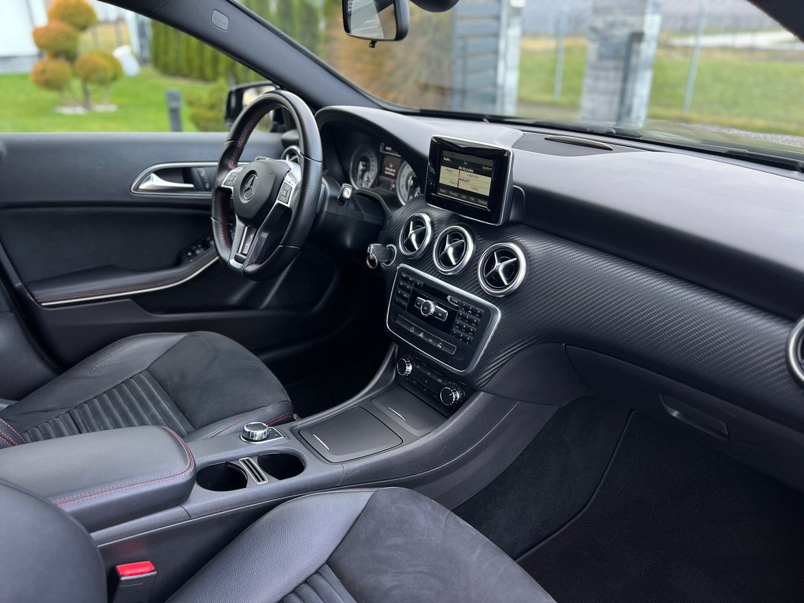 
Mercedes-Benz A 180 BlueEFFICIENCY AMG Line (W176) full									