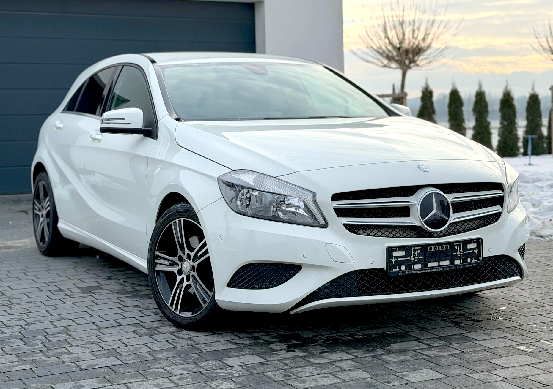 
Mercedes-Benz A 180 full									