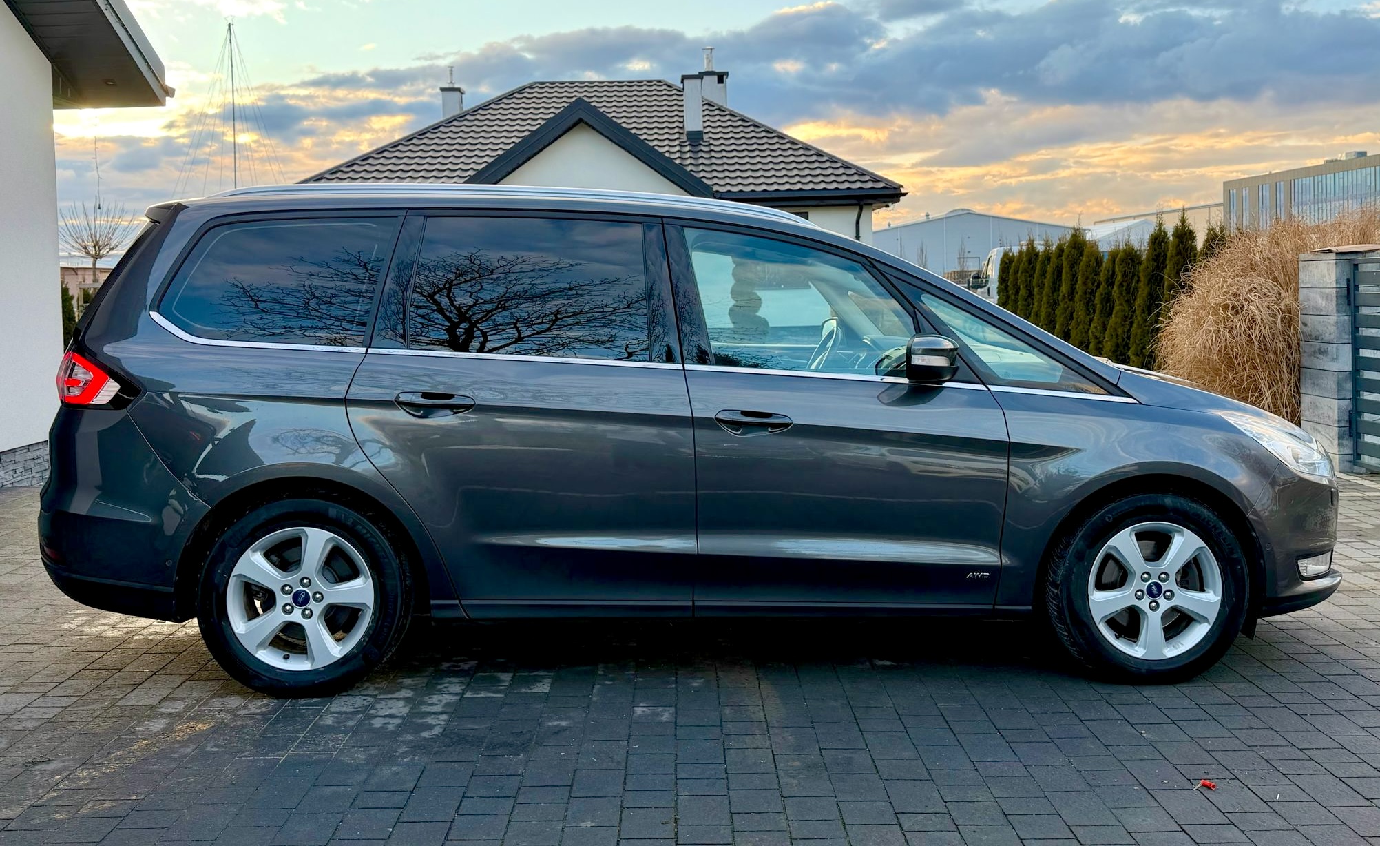 
Ford Galaxy Titanium X AWD full									