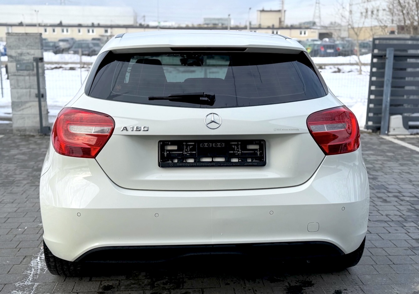 
Mercedes-Benz A 180 full									