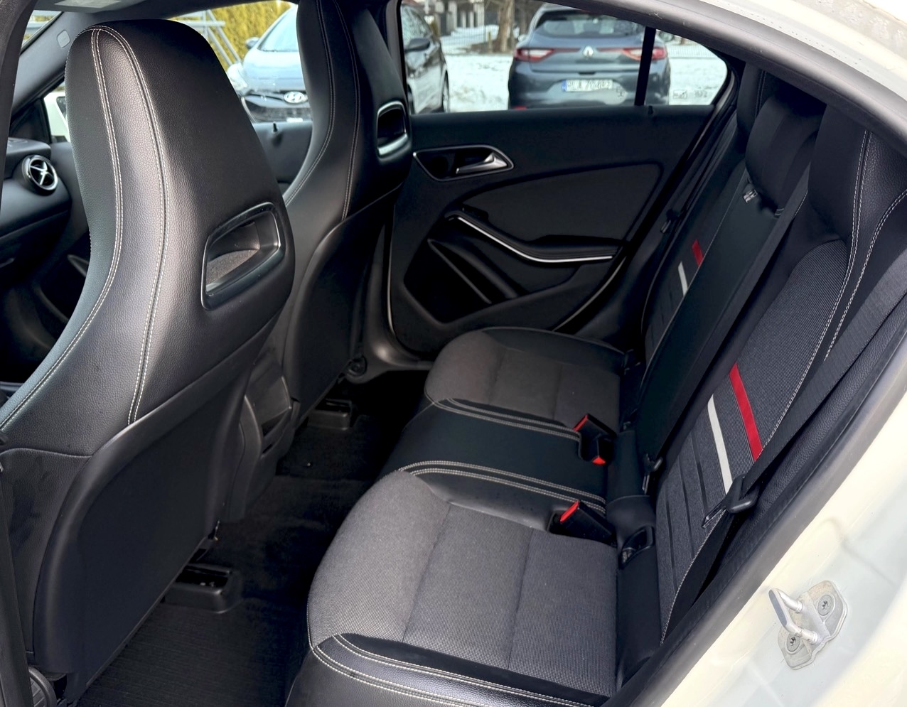 
Mercedes-Benz A 180 full									