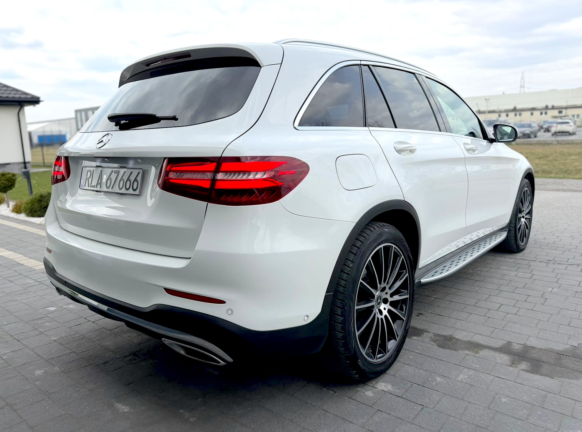 
Mercedes-Benz GLC 250 4MATIC AMG Line (X253) full									