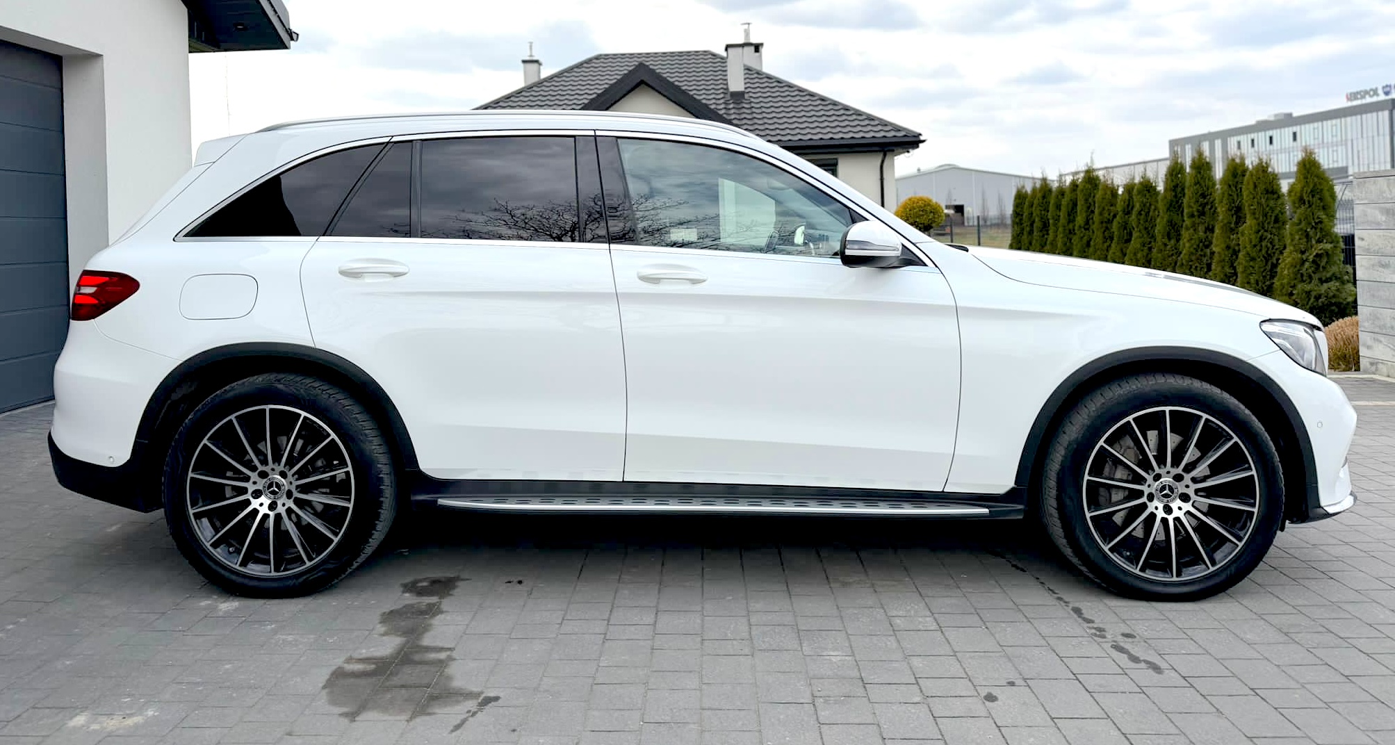 
Mercedes-Benz GLC 250 4MATIC AMG Line (X253) full									