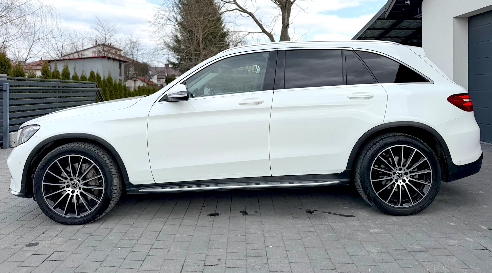 
Mercedes-Benz GLC 250 4MATIC AMG Line (X253) full									