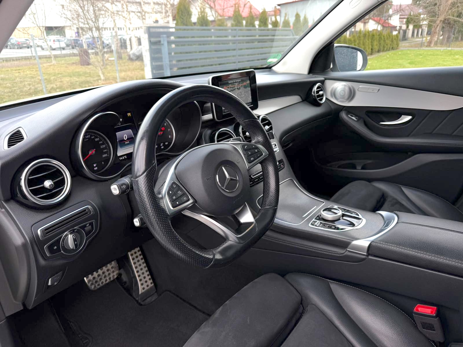 
Mercedes-Benz GLC 250 4MATIC AMG Line (X253) full									