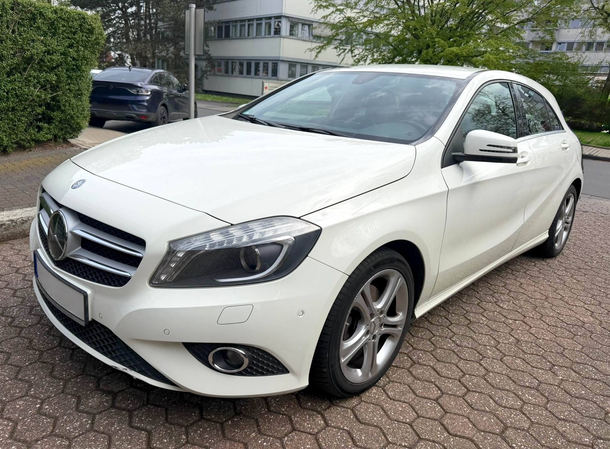 
Mercedes A 180 BlueEFFICIENCY (W176) full									