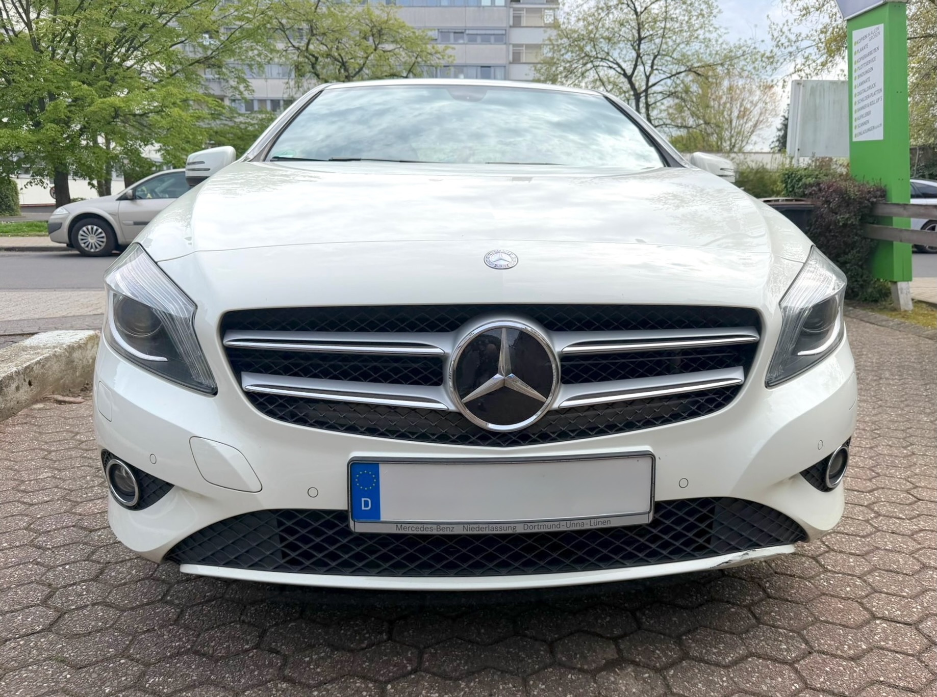 
Mercedes A 180 BlueEFFICIENCY (W176) full									