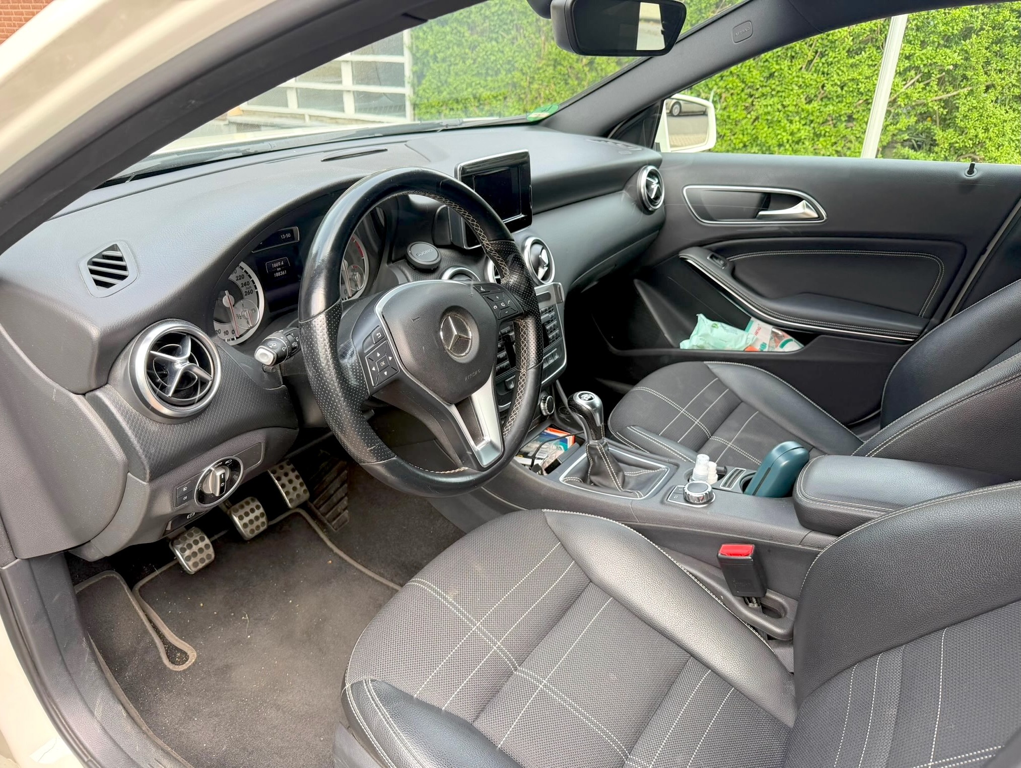 
Mercedes A 180 BlueEFFICIENCY (W176) full									