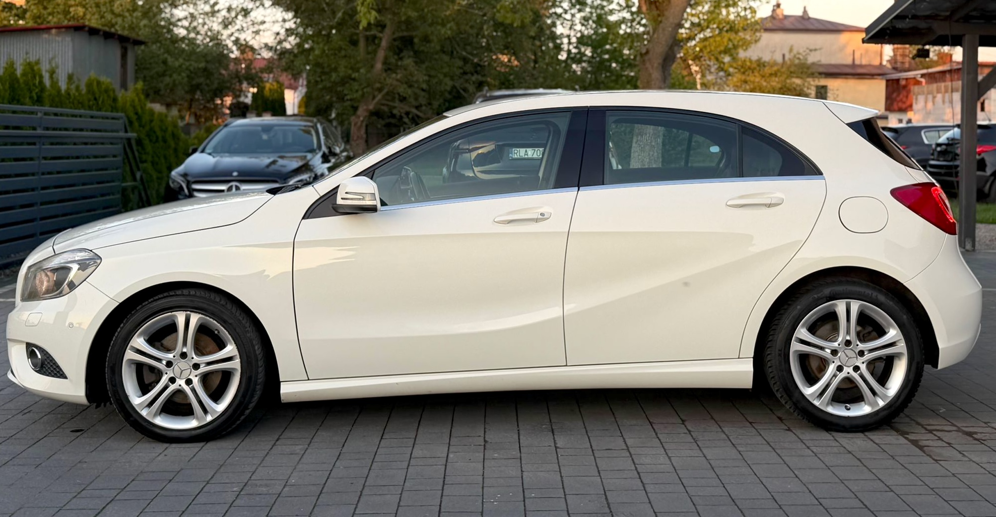 
Mercedes A 180 BlueEFFICIENCY (W176) full									