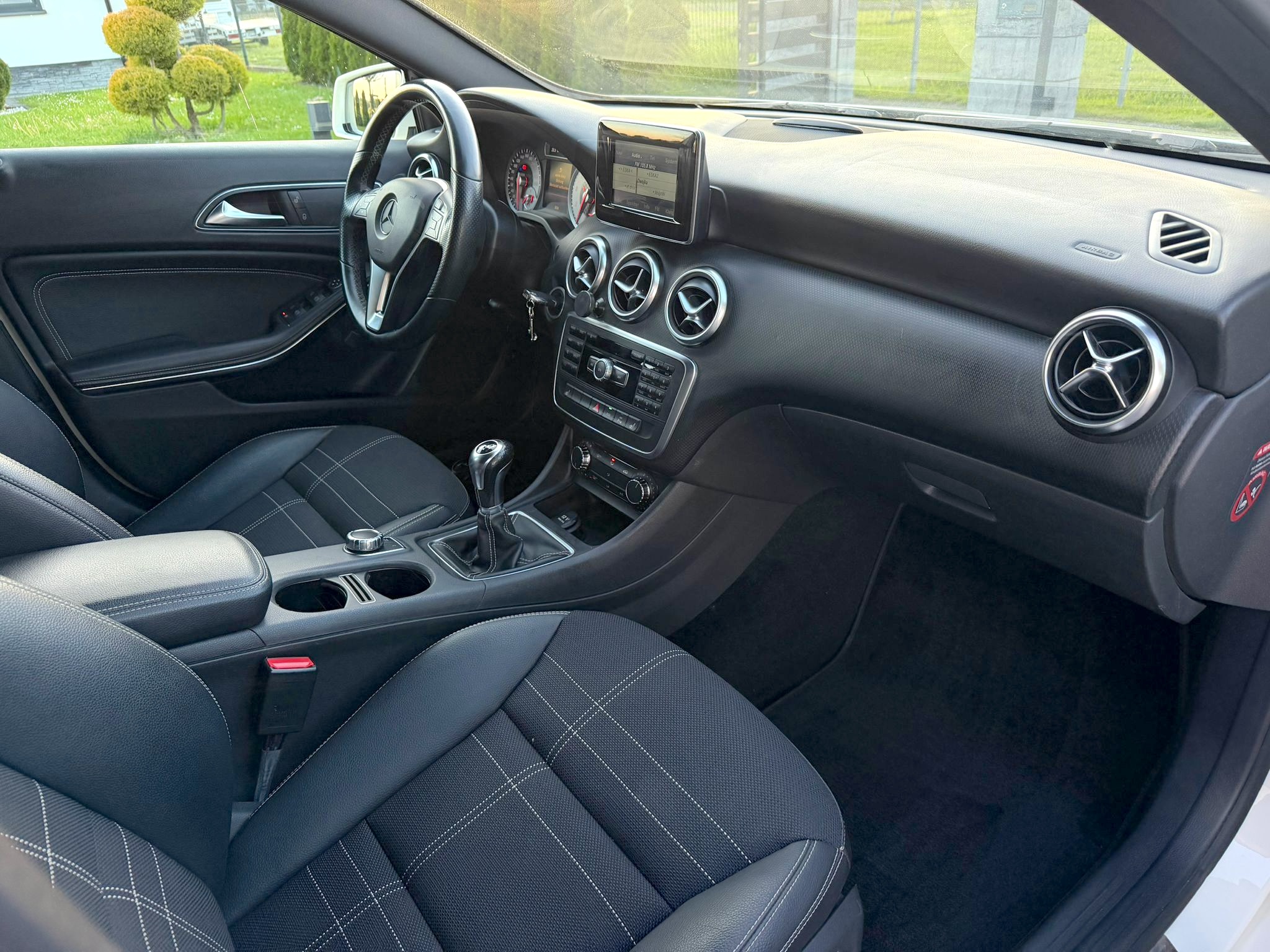 
Mercedes A 180 BlueEFFICIENCY (W176) full									