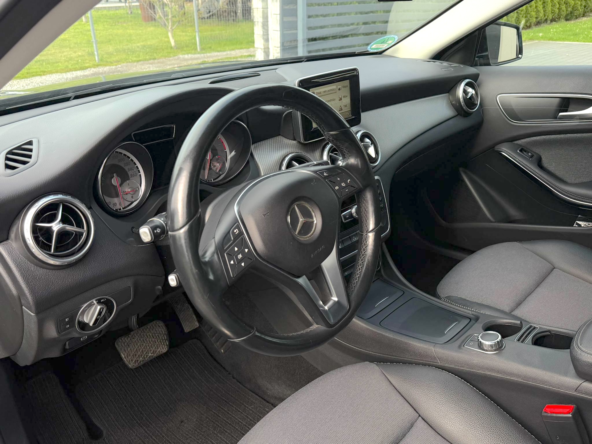 
Mercedes-Benz GLA 200 (W156) full									