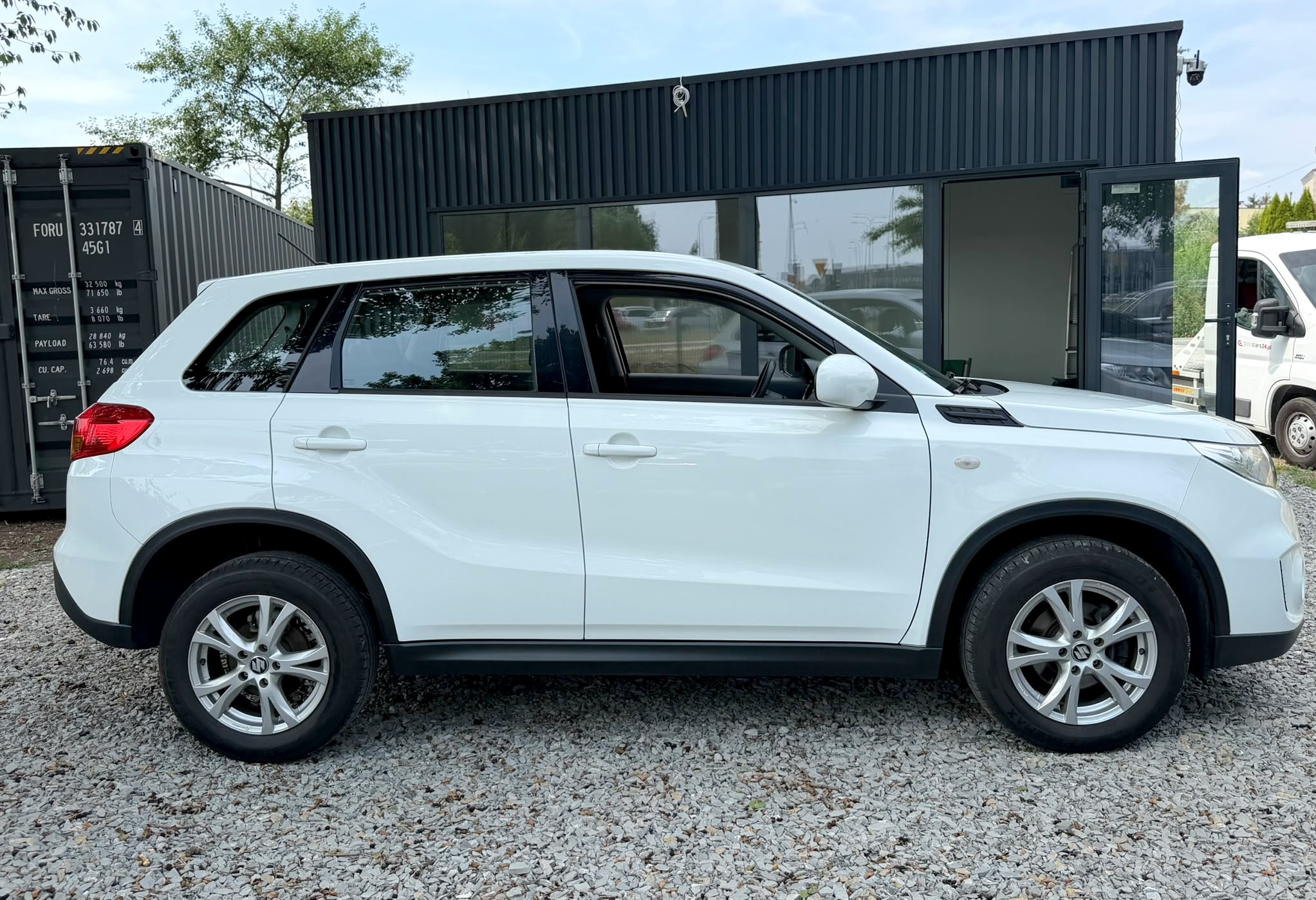 
Suzuki Vitara full									
