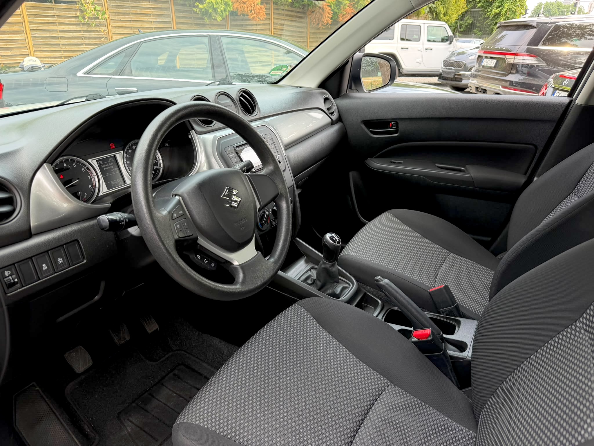 
Suzuki Vitara full									
