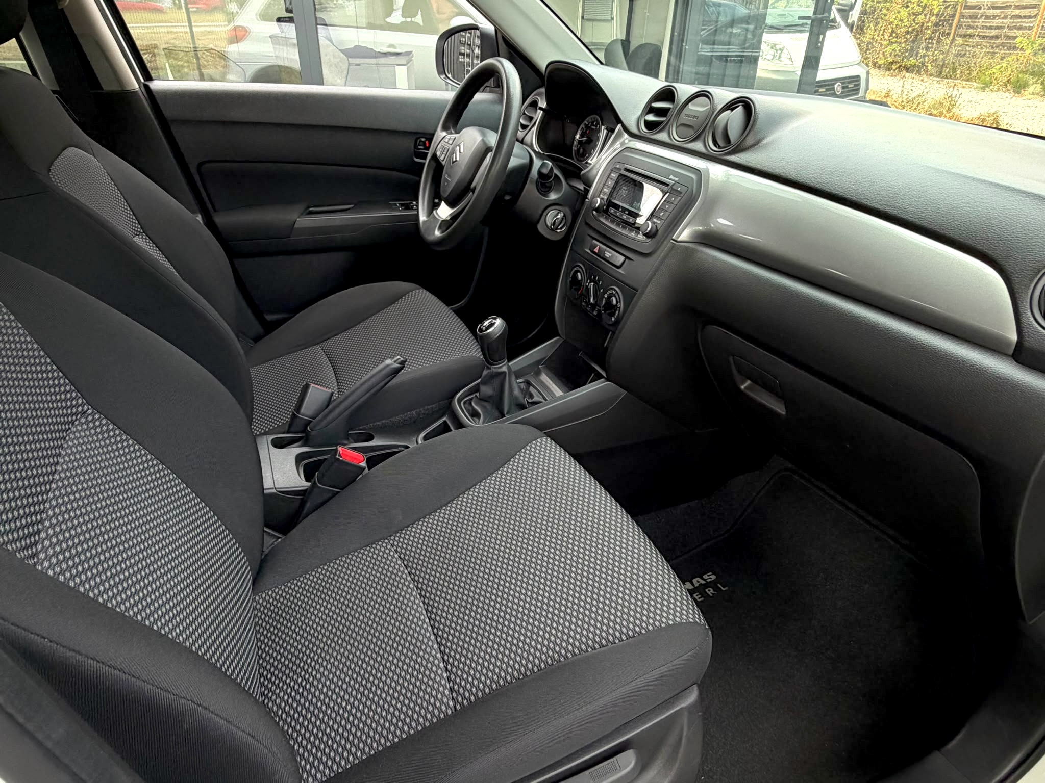 
Suzuki Vitara full									