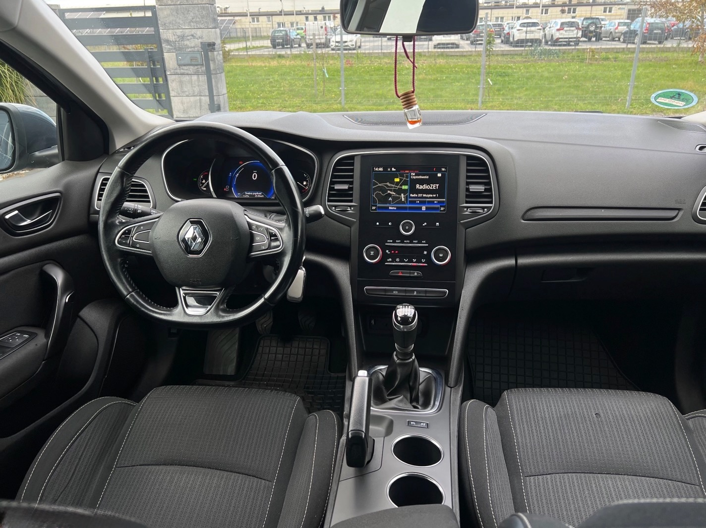 
Renault Megane Life full									