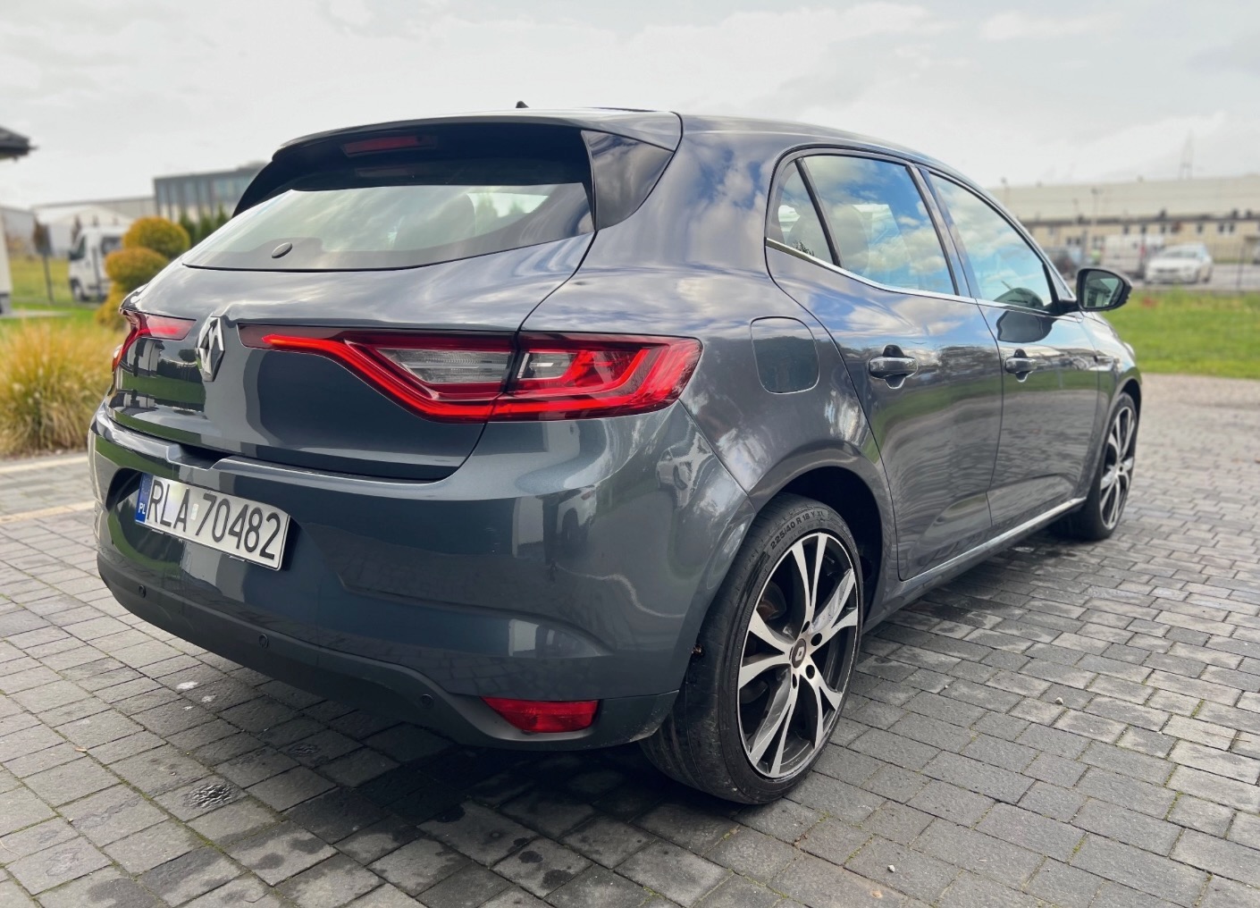 
Renault Megane Life full									