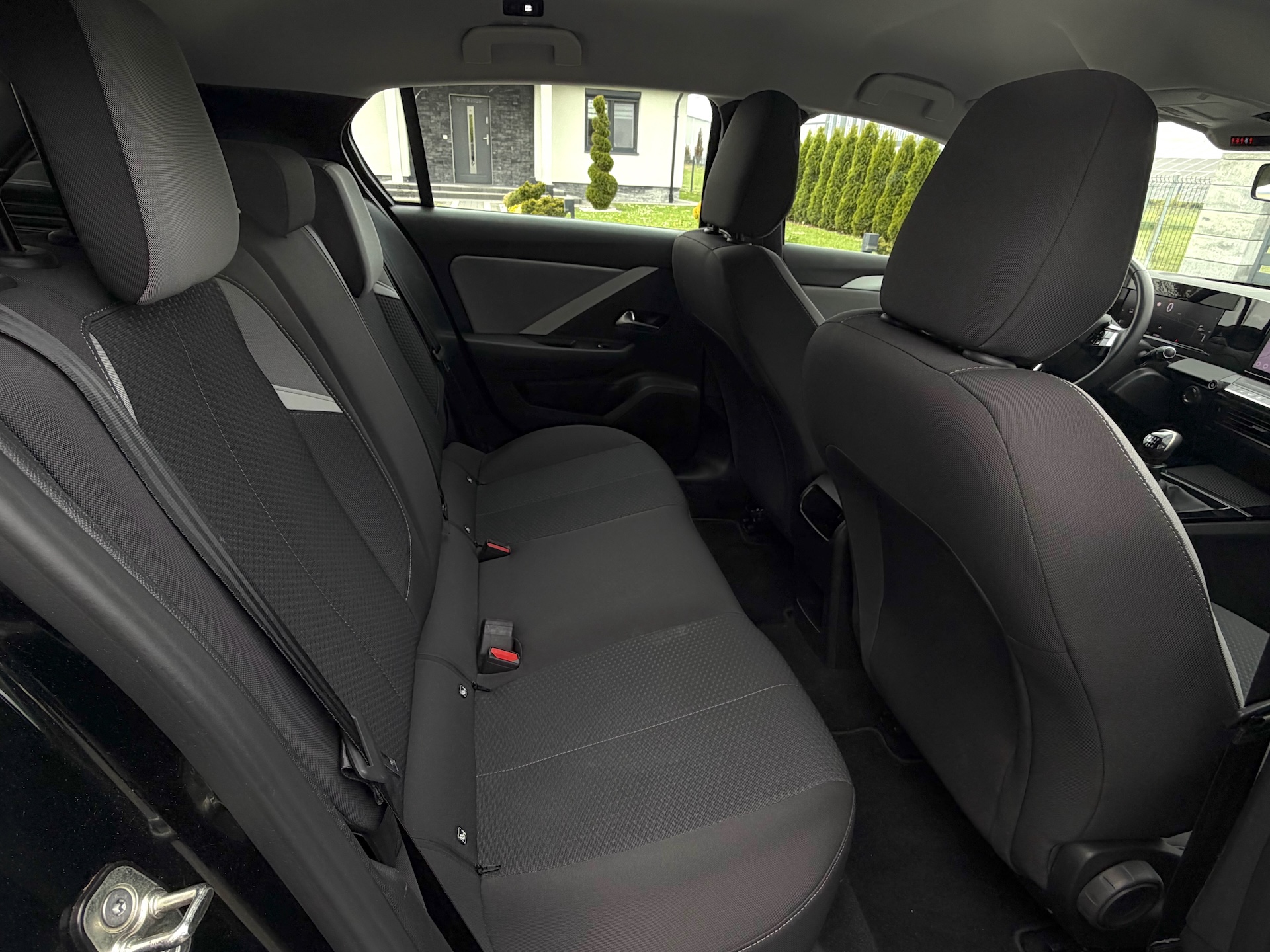 
Opel Astra L (hatchback) full									