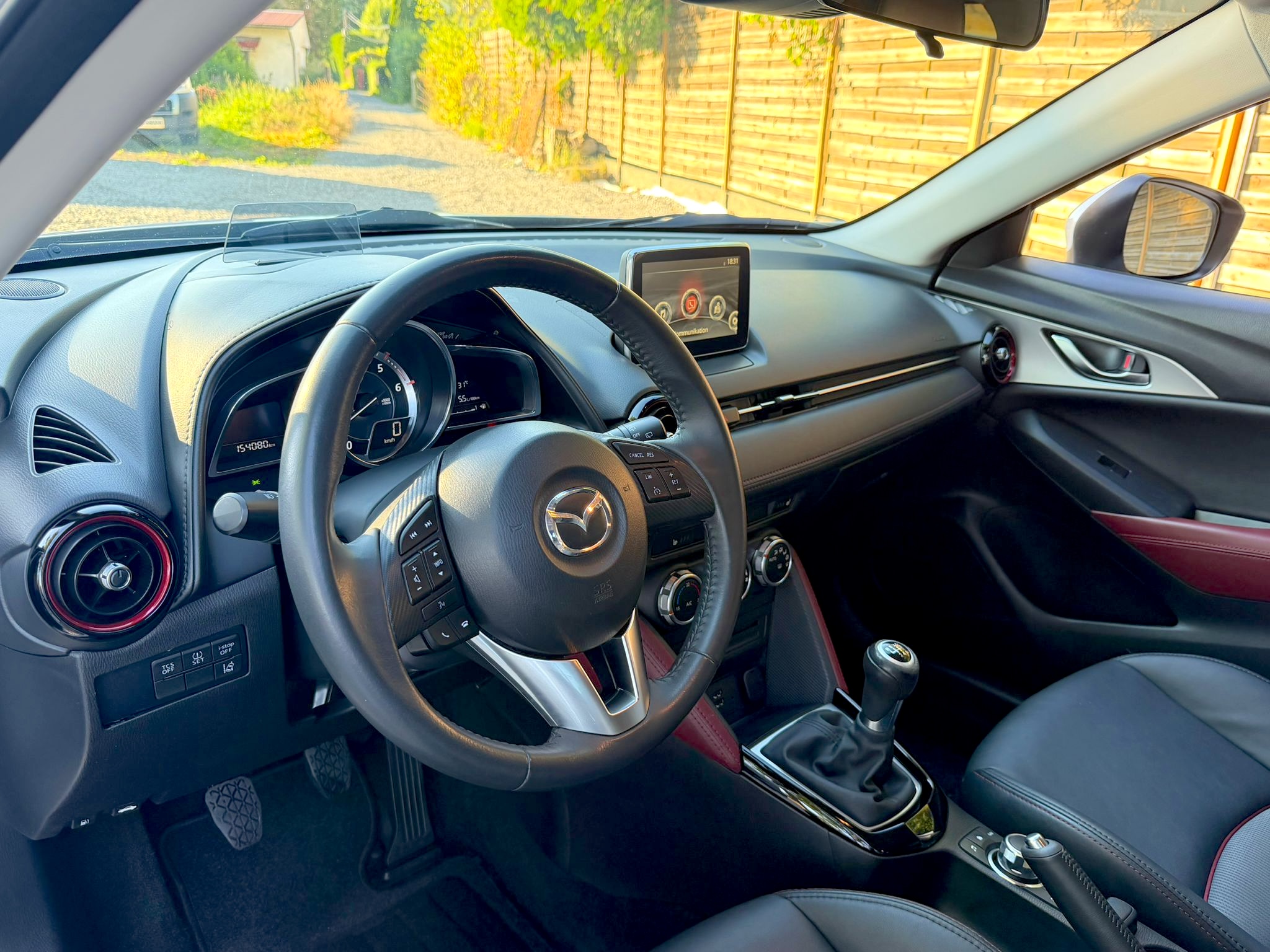 
Mazda CX-3 Skyactiv-D full									