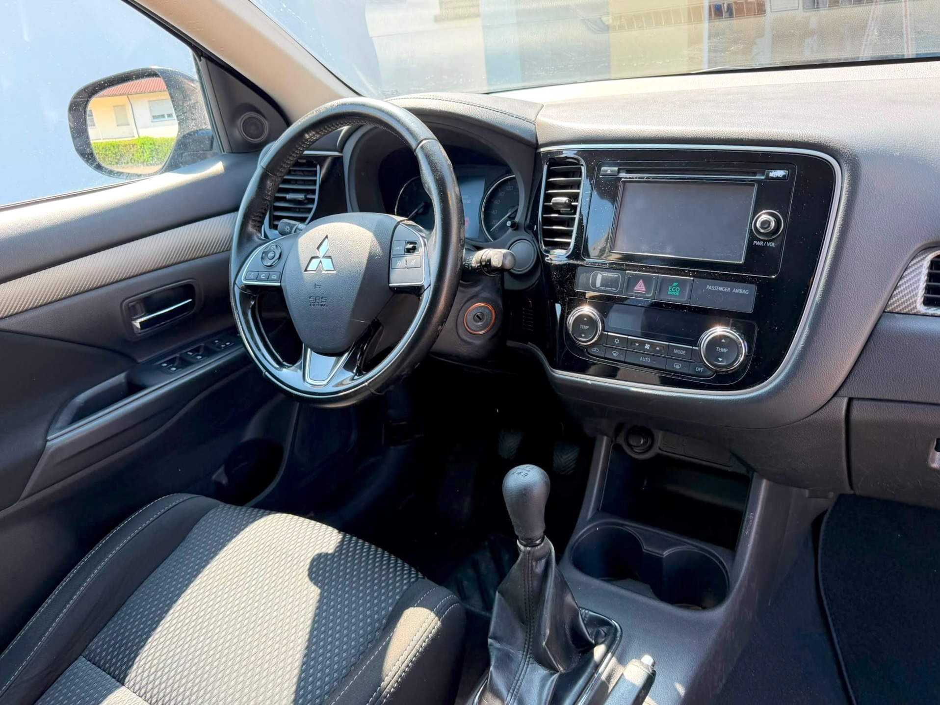 
Mitsubishi Outlander full									