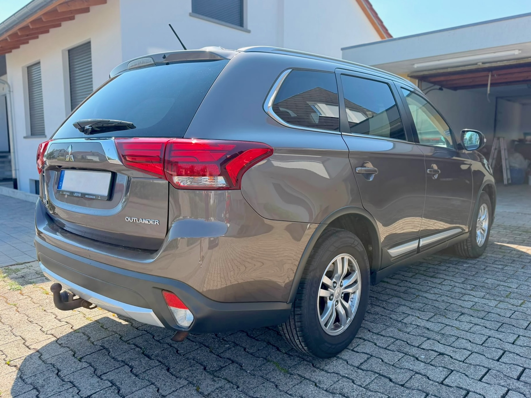
Mitsubishi Outlander full									