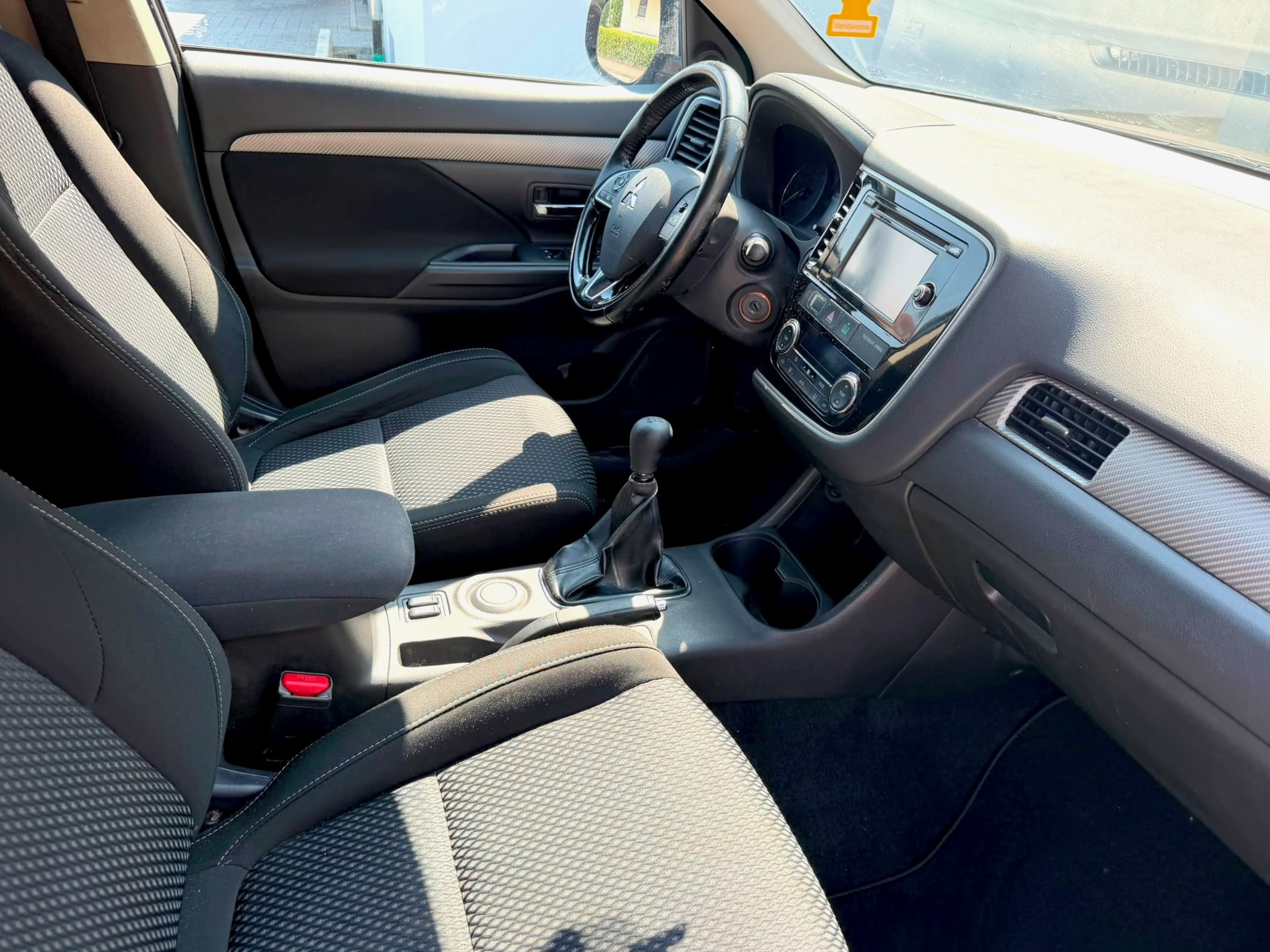 
Mitsubishi Outlander full									
