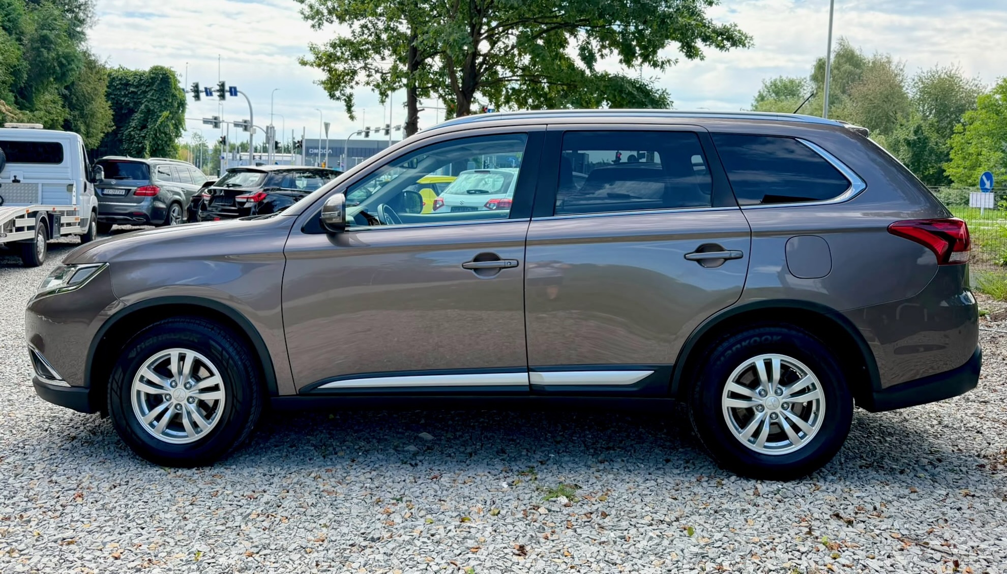 
Mitsubishi Outlander full									