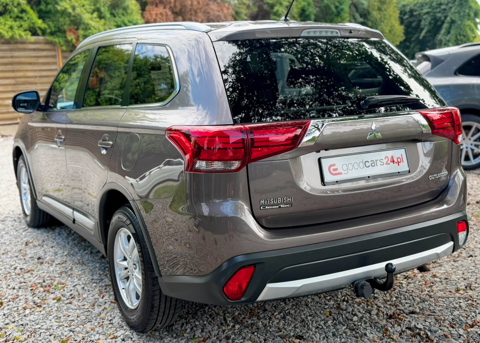 
Mitsubishi Outlander full									