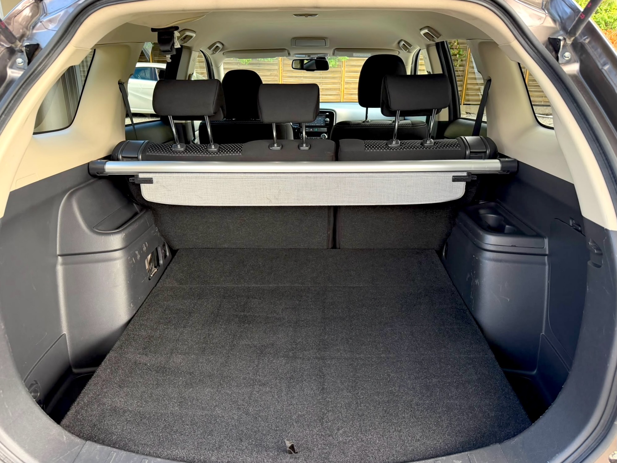 
Mitsubishi Outlander full									