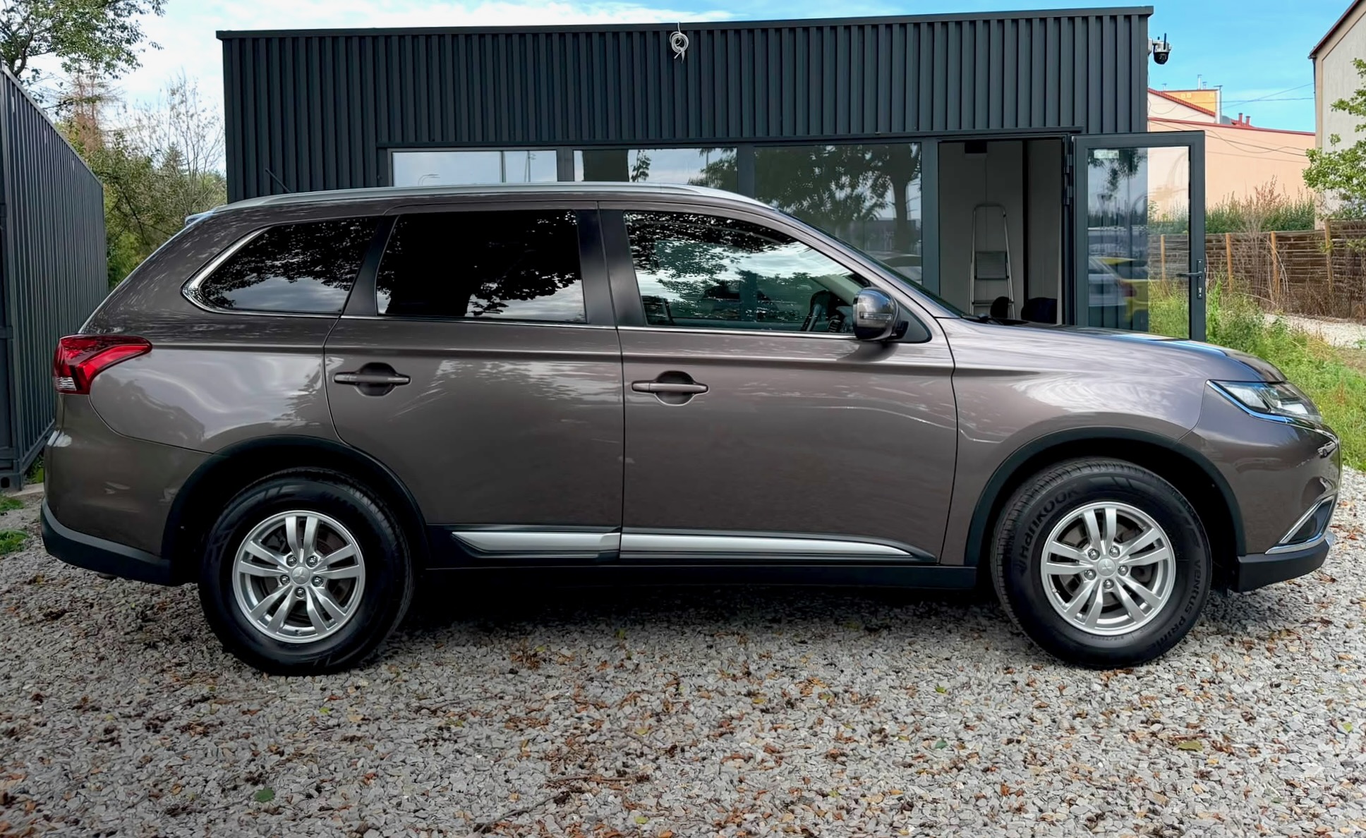 
Mitsubishi Outlander full									