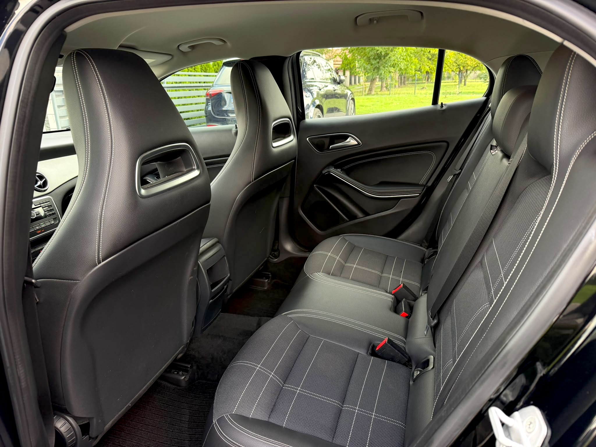 
Mercedes-Benz GLA 200 (W156) full									