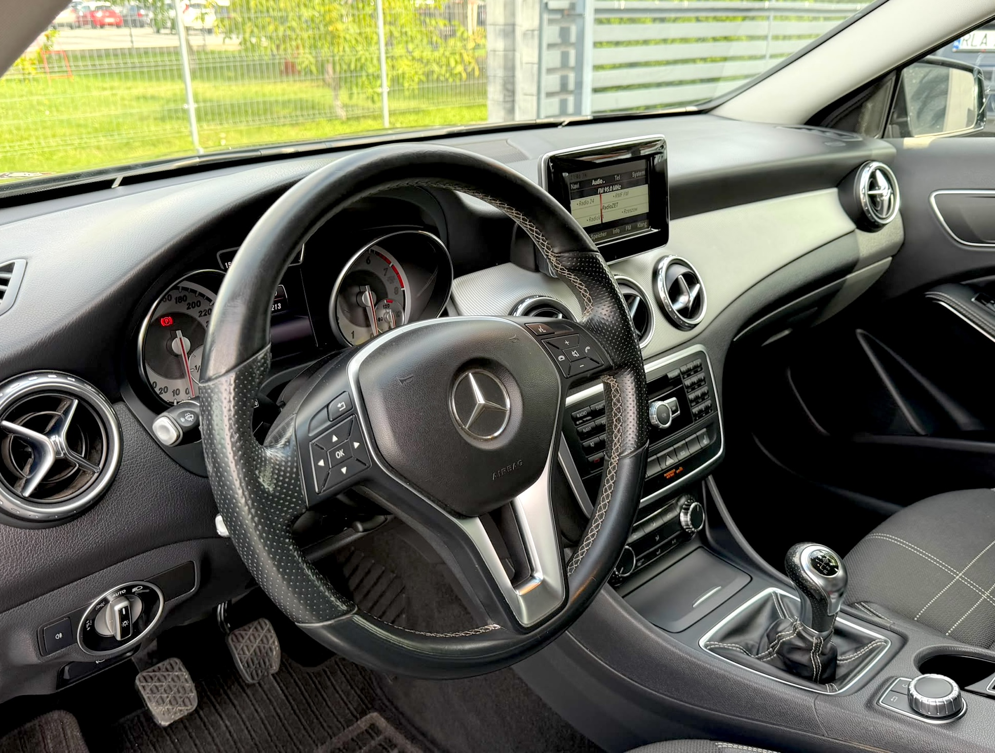 
Mercedes-Benz GLA 200 (W156) full									