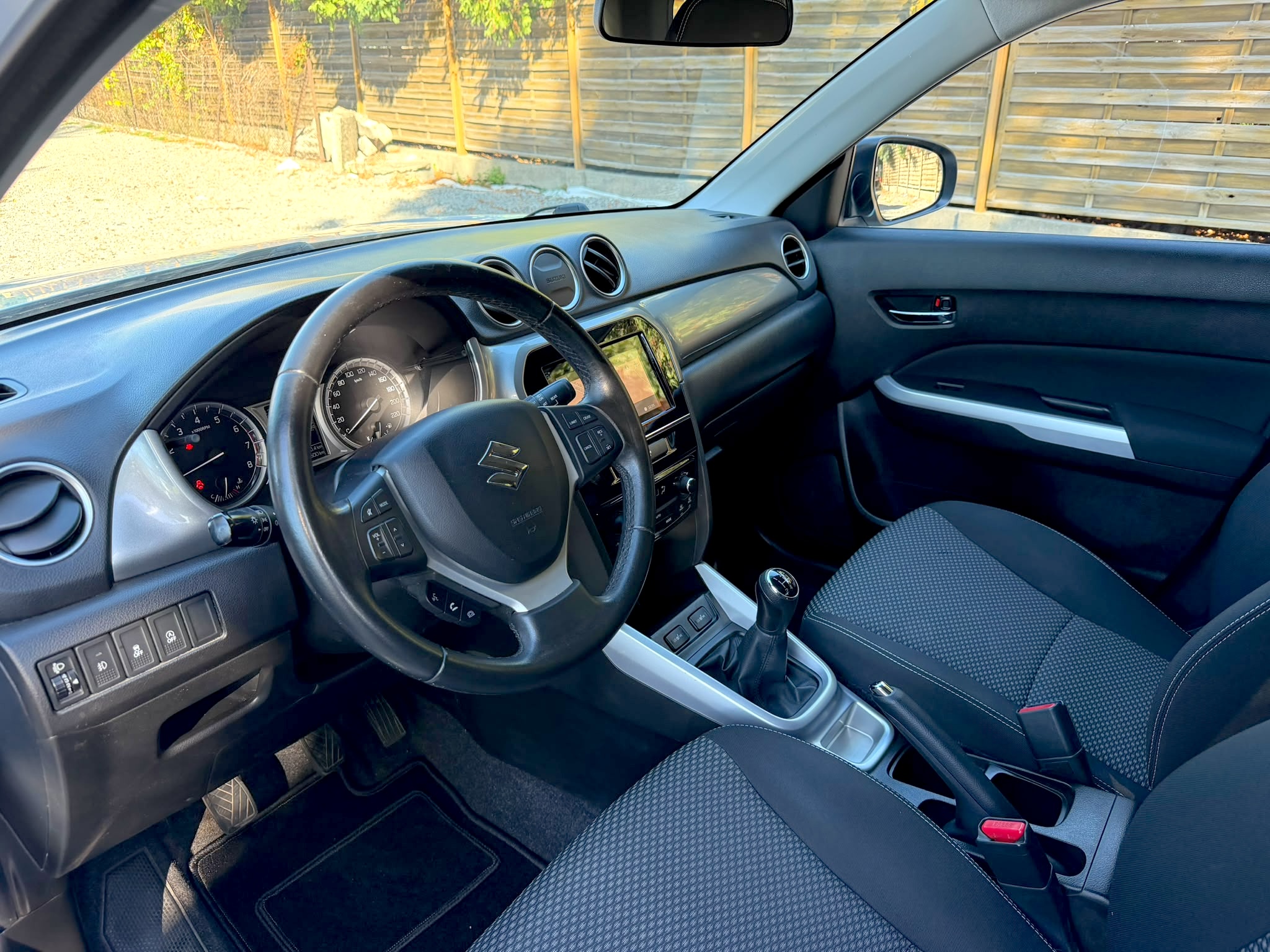 
Suzuki Vitara full									