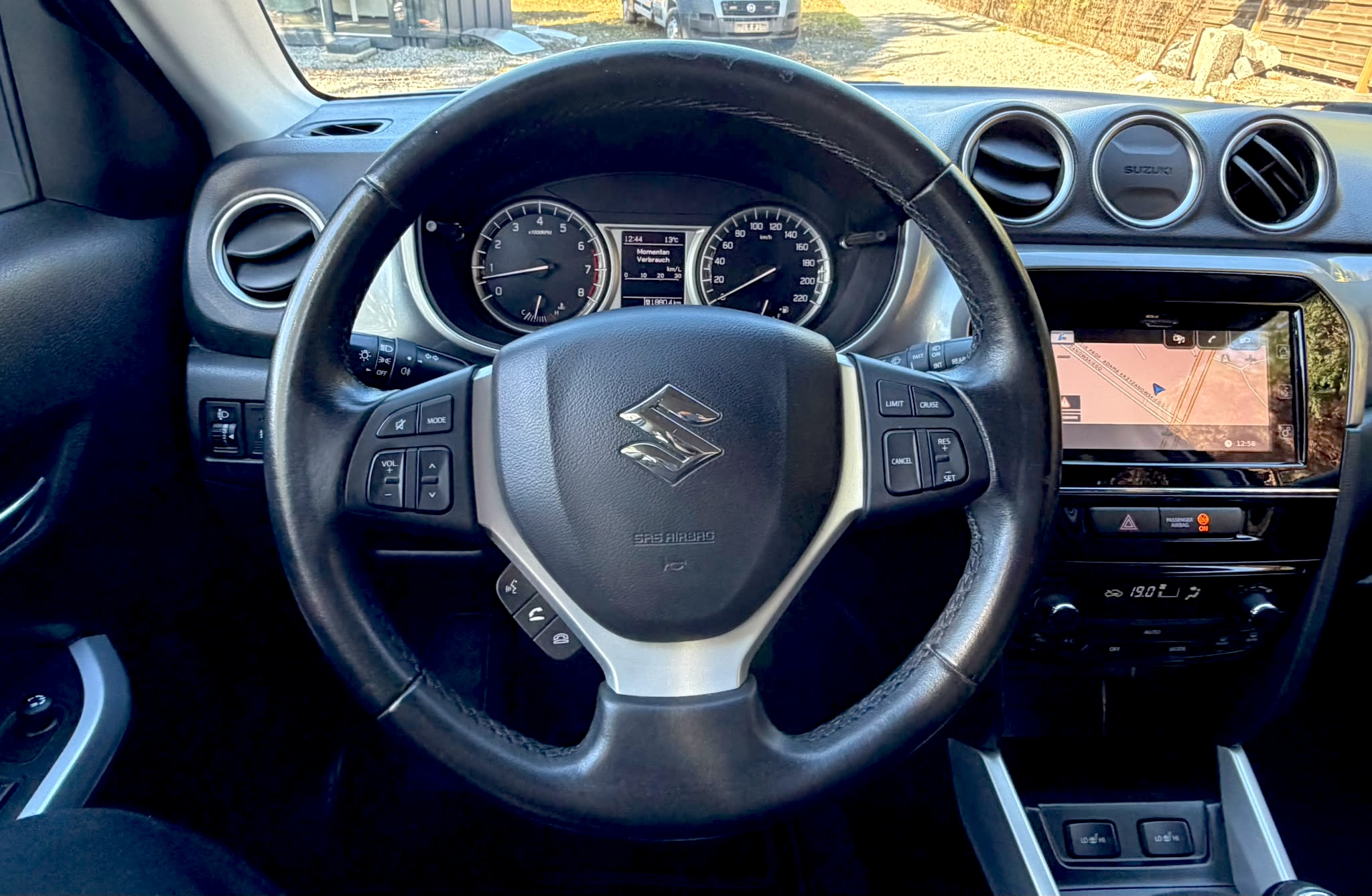 
Suzuki Vitara full									